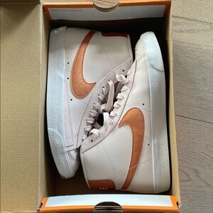 Nike Women’s Blazer Mid ‘77 Sneakers in Light Soft Pink. Worn once. Sz 8.5